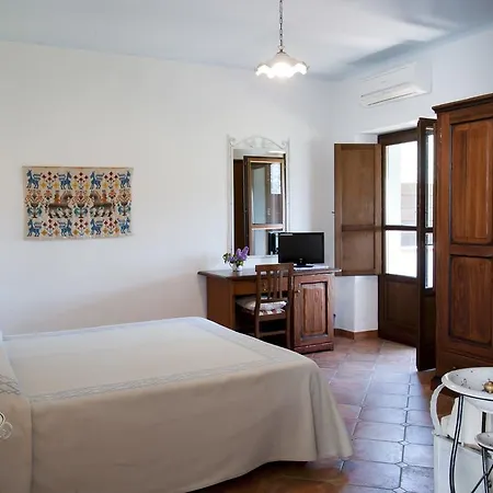 فندق Turismo Rurale Belvedere Pradonos 3*